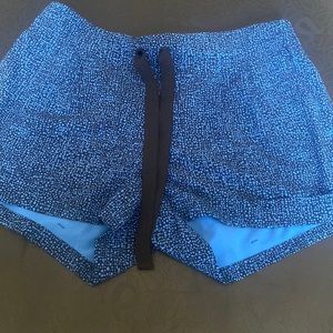 Black and blue lululemon short